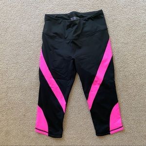 Black & Pink VSX Women’s Capris Size S